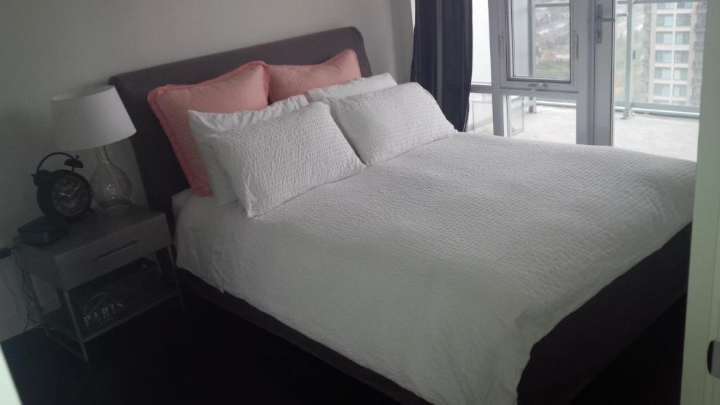 Square One Fully Furnished Suite Mississauga Camera foto