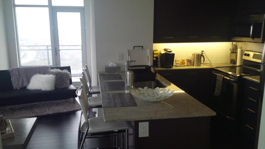 Square One Fully Furnished Suite Mississauga Camera foto